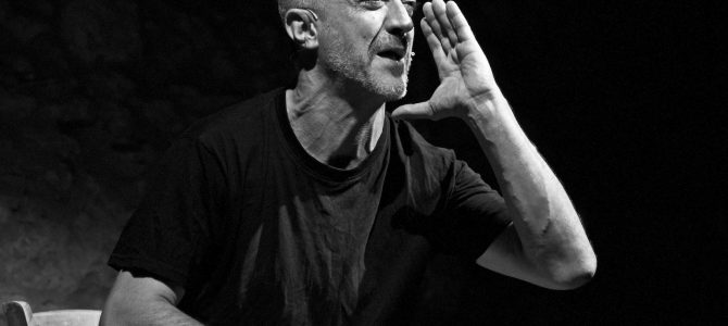 Parole Date di e con Fabrizio Saccomanno Sala Teatro Renata Fonte Via Paisiello  Ruffano, domenica 1 dicembre 2019 ore 20.00